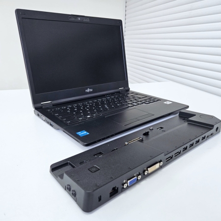 Fujitsu 14" i3-11/8GB/256GB/W11 Pro Refurbished Zwart